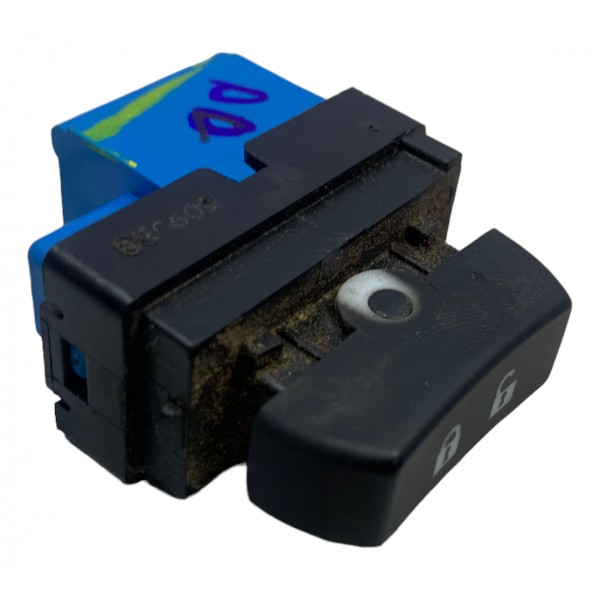 Botão Trava Elétrica Porta Direito Gm Tracker Ltz 1.4 2017