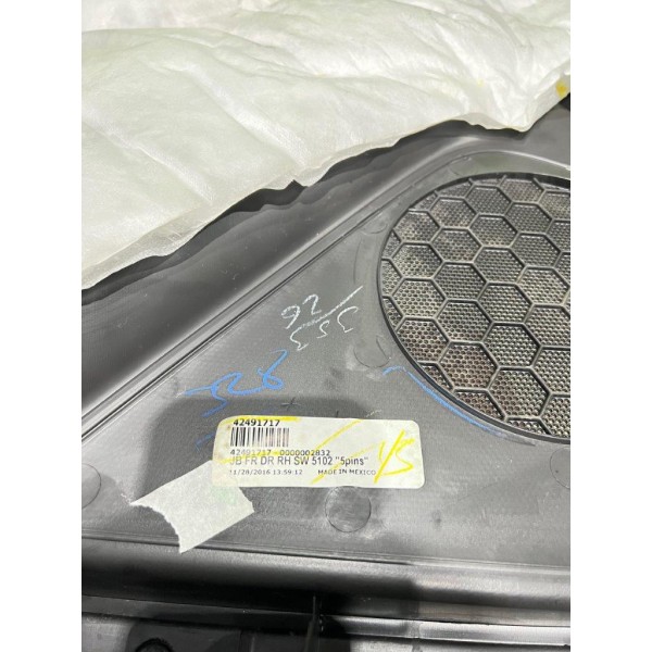 Forro Porta Dianteira Passageiro Gm Tracker Ltz 1.4 17