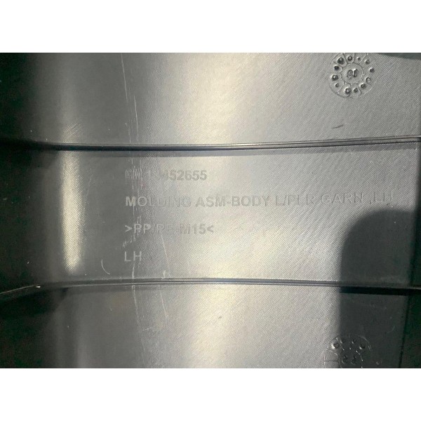 Acabamento Lateral Banco Traseiro Esquerdo Cruze 1.4 2023