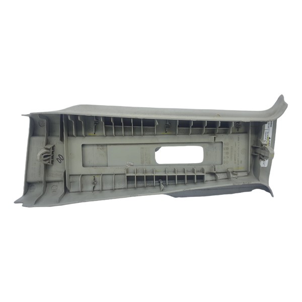 Acabamento Coluna Superior Central Direita Nissan Tiida 1.8