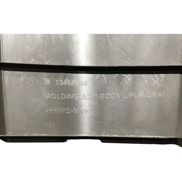 Acabamento Lateral Direito Banco Traseiro Cruze Hatch 17