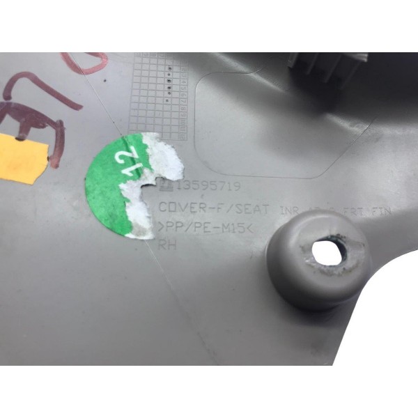 Moldura Esquerdo Banco Passageiro Cruze Hatch Ltz 1.4 17