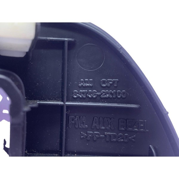 Acabamento Entrada Usb Seria Console Central Kia Soul 1.6 12