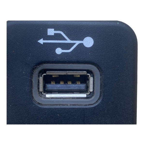 Entrada Usb Traseira Console Central Toro 1.8 Flex 2019