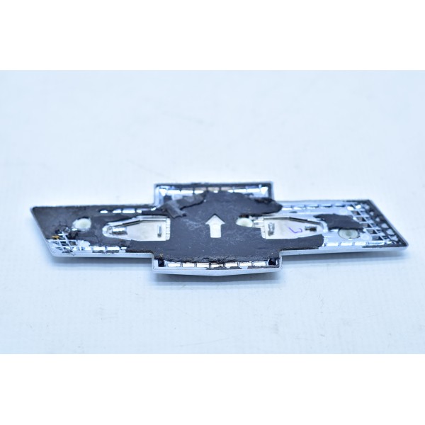 Emblema Gravata Tampa Traseira Black Piano Onix Plus 1.0 Ler Preto