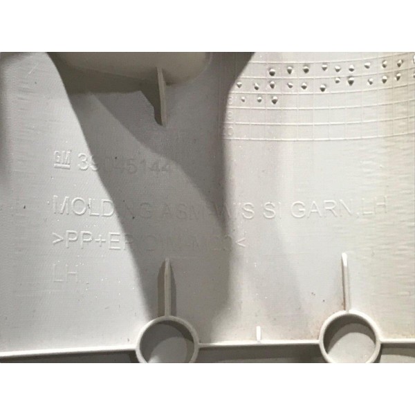 Acabamento Coluna Interna Esquerda Parabrisa Cruze Lt 18