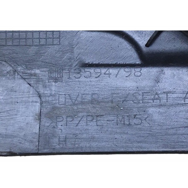 Moldura Lateral Esquerdo Trilho Banco Motorista Cruze 18