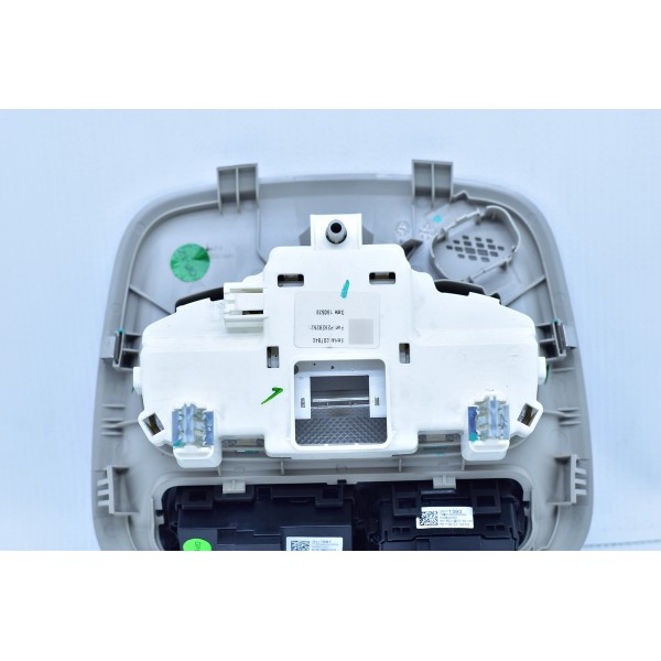 Luz Cortesia Dianteira Gm Onix Plus 1.0 3cc Turbo 2020 Ler