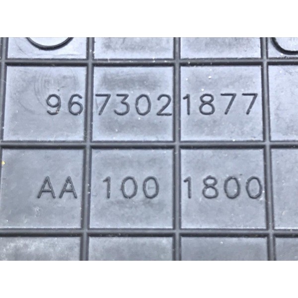 Tapete Borracha Traseiro Console Central Peugeot 308 Thp 16 Preto