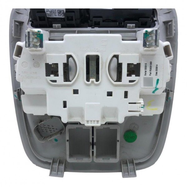 Luz Cortesia Dianteira Tracker 1.2 Turbo 2022