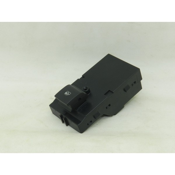 Botão Vidro Elétrico Dianteiro Passageiro Gm Tracker 1.4 17