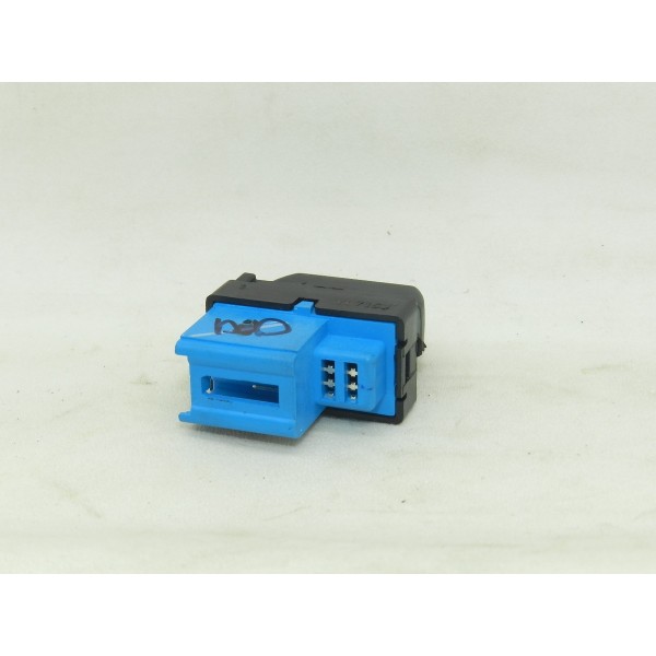 Botão Trava Elétrica Dianteiro Direito Gm Tracker 1.4 2017