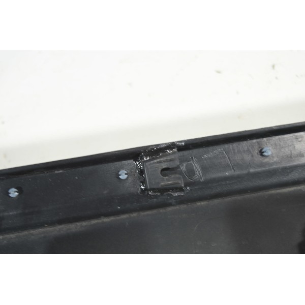 Saia Lateral Direita Gm Tracker Ltz 1.4 Turbo-descrição Preto