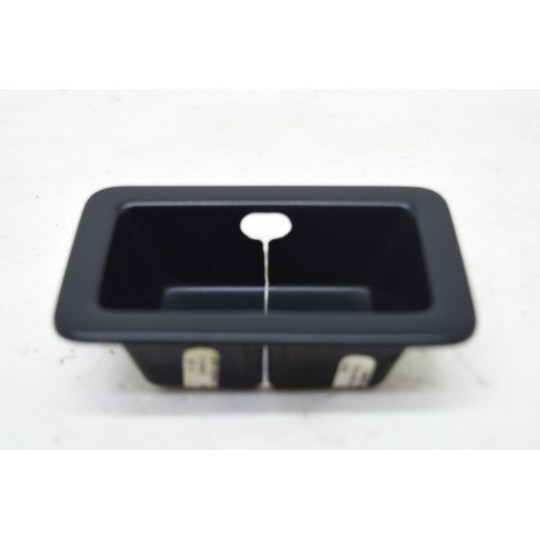 Acabamento Traseiro Trava Banco Jetta 2.0 Tsi 2012