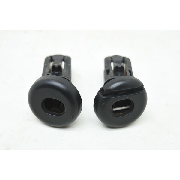 Guia Encosto De Cabeça Traseiro Esquerdo Jetta 2.0 Tsi 12 Preto