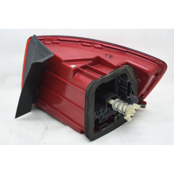 Lanterna Traseira Esquerda Jetta 2.0 Tsi-descrição Esquerdo Vermelho