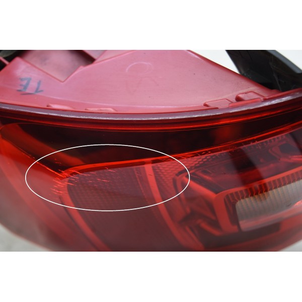 Lanterna Traseira Esquerda Jetta 2.0 Tsi-descrição Esquerdo Vermelho