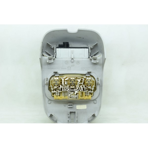 Luz De Cortesia Dianteira Teto Peugeot 3008 Thp