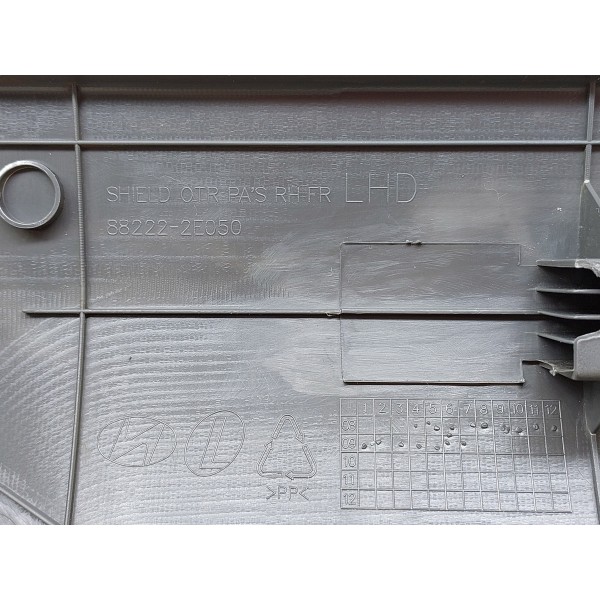 Acabamento Lateral Direito Passageiro Tucson 2.0 20121