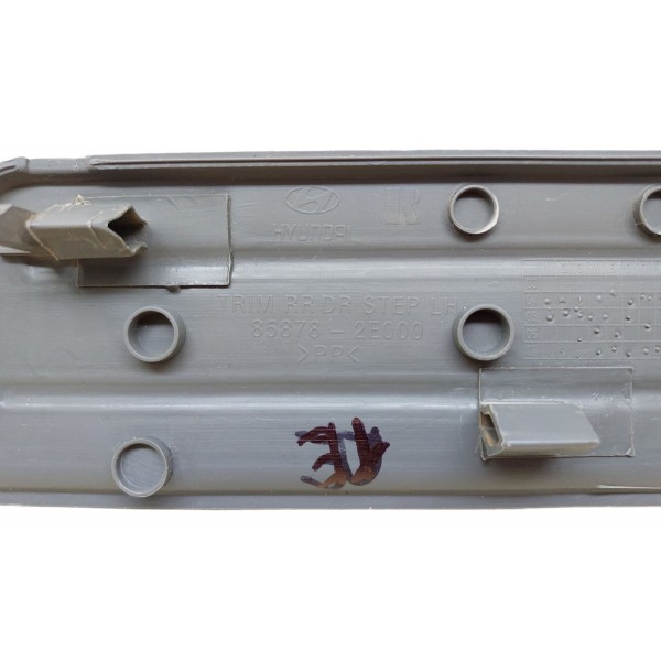 Soleira Externa Porta Traseira Esquerda Tucson 2.0 2012 Cinza