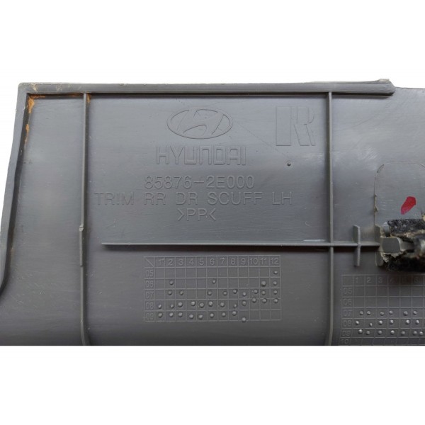 Soleira Traseira Esquerda Hyundai Tucson 2.0 Gls 2012 Preto