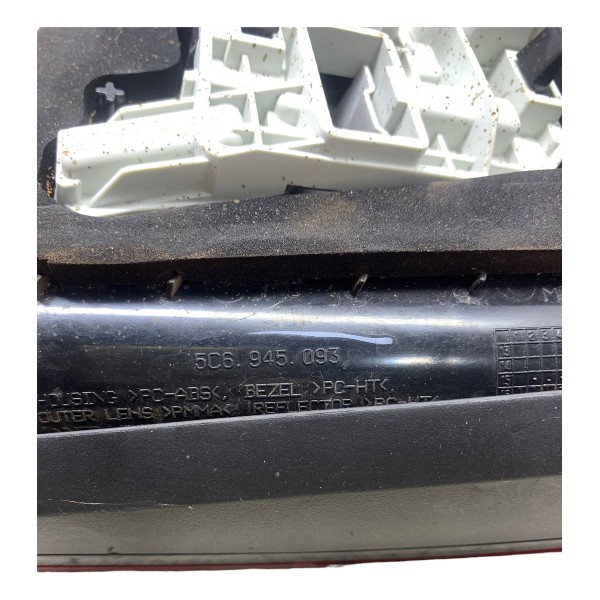 Lanterna Tampa Porta Malas Esquerda Jetta 1.4 250 Tsi 2018 Esquerdo Vermelho