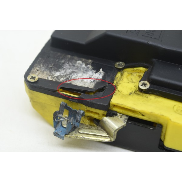 Trava Eletrica Traseira Direito Volvo Xc90 2.9 - Descrição