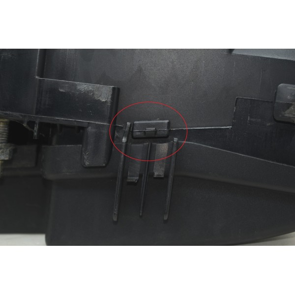 Suporte Caixa De Fusivel Motor Volvo Xc90 2.9 2004