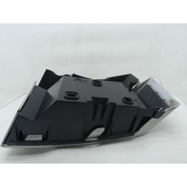 Guia Parachoque Traseira Direito Volvo Xc90 2.9 (descrição)