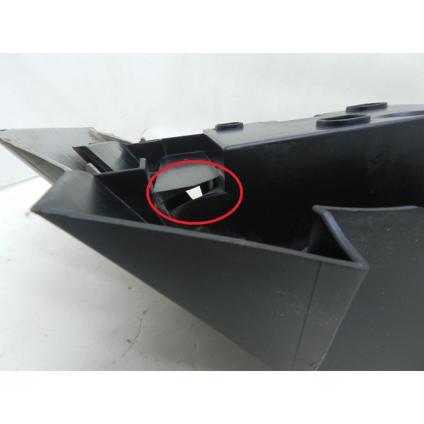 Guia Parachoque Traseira Direito Volvo Xc90 2.9 (descrição)