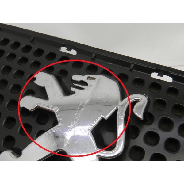 Emblema Parachoque Dianteiro Peugeot 3008 Thp 1.6 2011 Preto