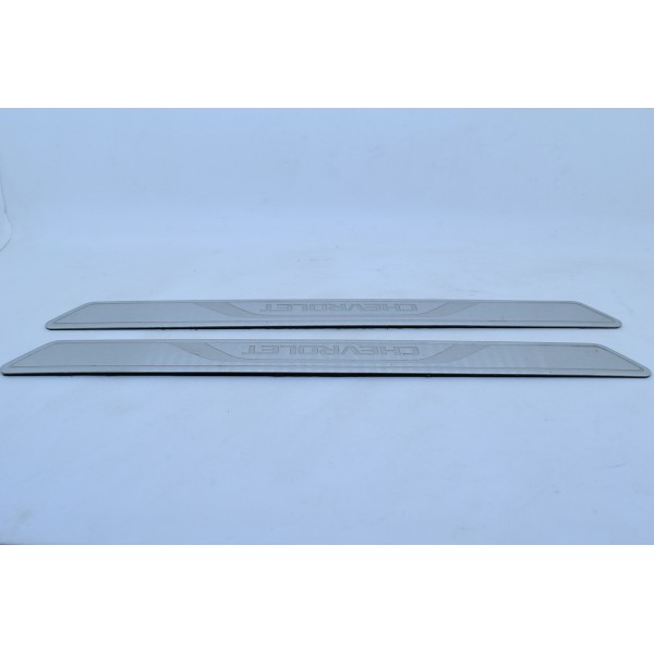 Par De Acabamento Soleira Metalica Dianteira Gm Tracker 2017 Prateado