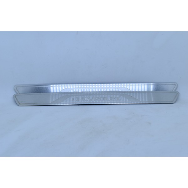 Par De Acabamento Soleira Metalica Dianteira Gm Tracker 2017 Prateado