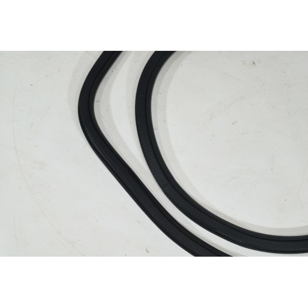 Borracha De Porta Traseira Direita Gm Cruze Ltz 1.4 2019