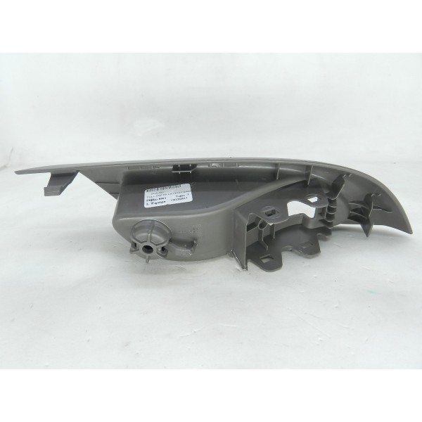 Moldura Botao Vidro Traseiro Esquerdo Cruze Hatch Ltz 1.4 17