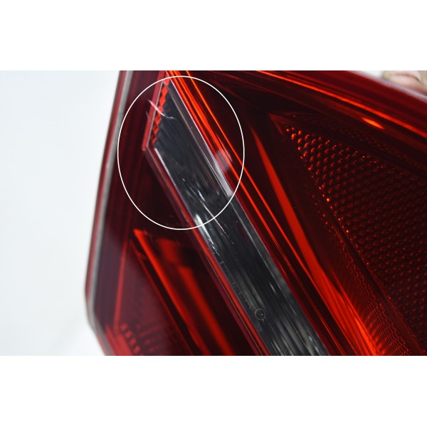 Lanterna Tampa Traseira Direita Jetta 2.0 Tsi - Descrição Traseiro Vermelho