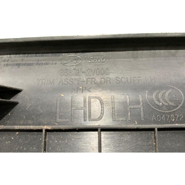 Soleira Porta Dianteira Esquerda Hyundai Veloster 1.6 2012 Preto