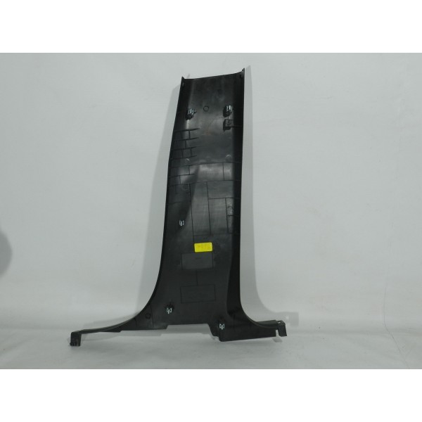 Acabamento Da Coluna Central Esquerdo Tracker 17 Descrição