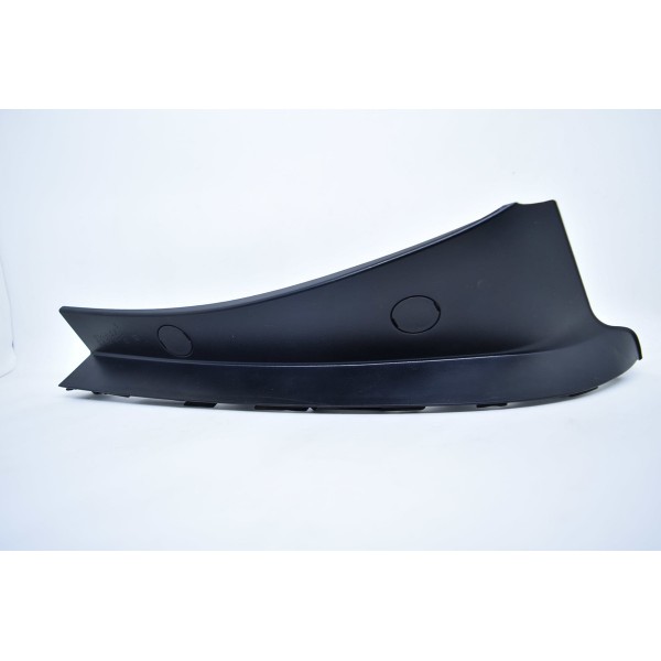 Acabamento Lateral Lanterna Traseira Direita Tracker 2017/18