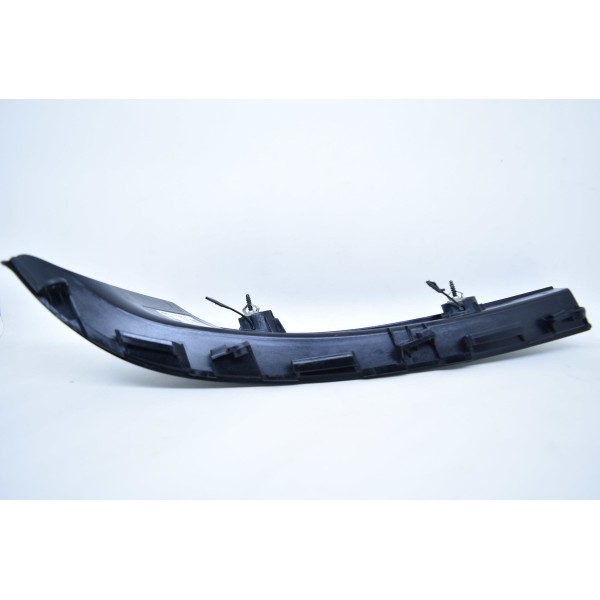 Acabamento Lateral Lanterna Traseira Direita Tracker 2017/18