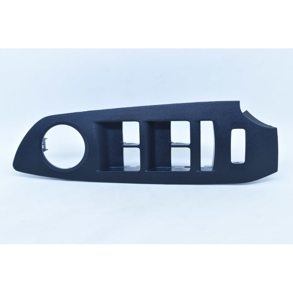 Acabamento Botao Vidro Dianteiro Esquerdo Tracker 17 Descri.