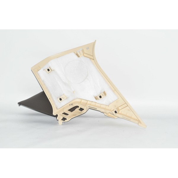 Acabamento Da Coluna Traseira Direita Audi Q3 2.0 Tfsi 14