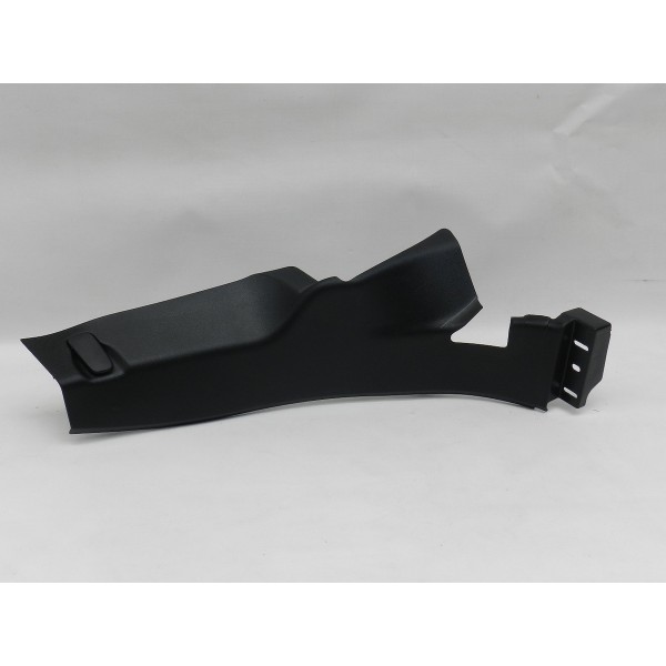 Moldura Banco Traseiro Direito Fusion Titanium 2.0 2018/19