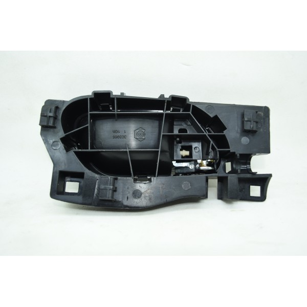 Maçaneta Interna Porta Traseira Esquerda Peugeot 2008 1.6 Preto Traseira