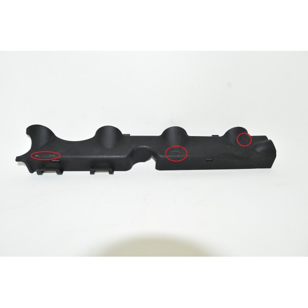 Acabamento Lateral Tampa De Válvula Peugeot 3008 1.6 2012