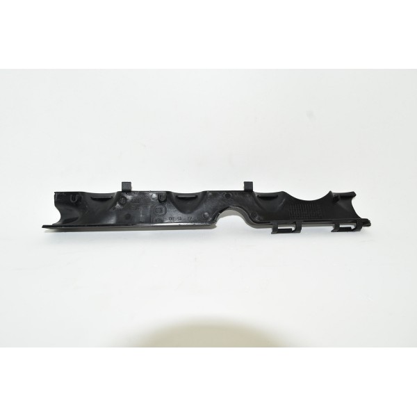 Acabamento Lateral Tampa De Válvula Peugeot 3008 1.6 2012