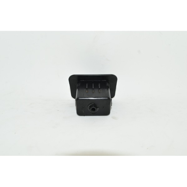 Botão Trava Do Banco Traseiro Gm Onix 1.0 1.4 2017