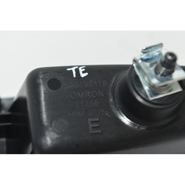 Moldura Do Botão Vidro Elétrico Traseiro Esquerdo Punto 2013