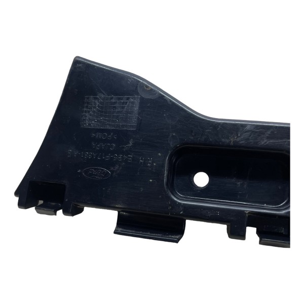 Guia Parachoque Traseiro Direito Ford Ka 1.5 Sedan 2015