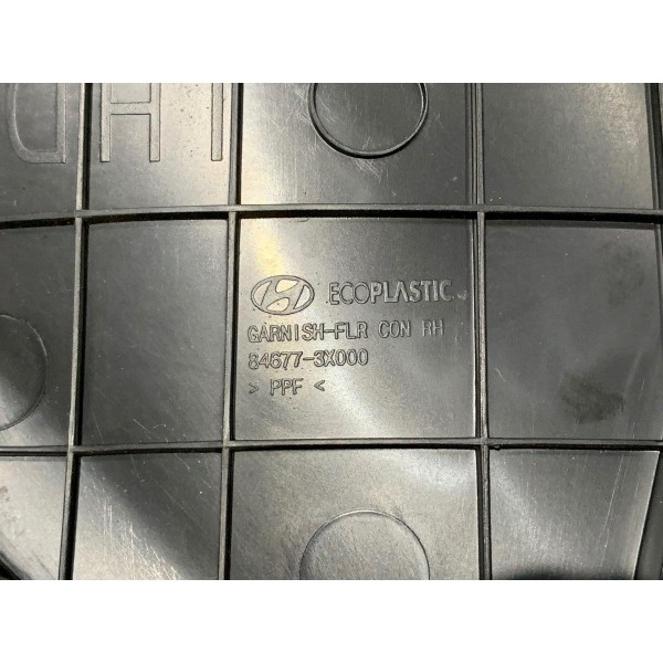 Acabamento Direito Console Central Elantra Gls 2.0 2013